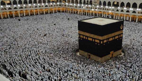 Coûts de l'omra : guide des dépenses essentielles pour la mecque